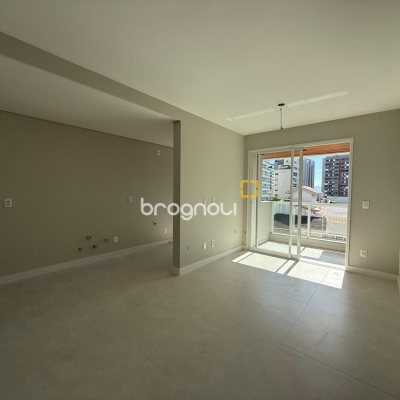 Apartamento com 65m², 2 quartos (sendo 1 suíte), 1 garagem, no bairro Beira Mar Norte em Florianópolis