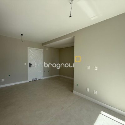 Apartamento com 65m², 2 quartos (sendo 1 suíte), 1 garagem, no bairro Beira Mar Norte em Florianópolis