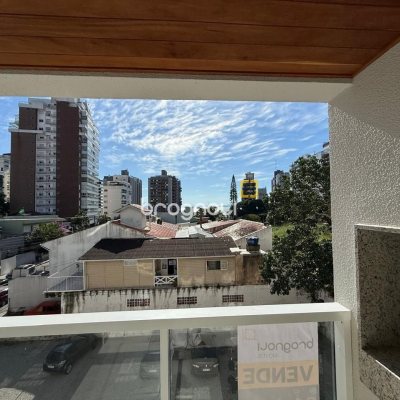 Apartamento com 65m², 2 quartos (sendo 1 suíte), 1 garagem, no bairro Beira Mar Norte em Florianópolis