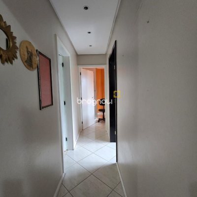 Apartamento com 64m², 2 quartos, 1 garagem, no bairro Kobrasol em São José