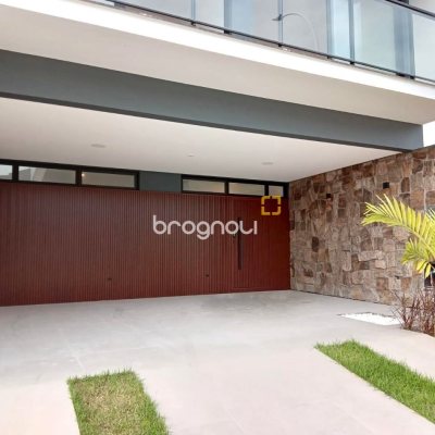 Casa de Condomínio com 216m², 3 quartos (sendo 1 suíte), 2 garagens, no bairro Beira Rio em Biguaçu