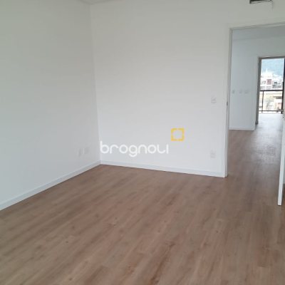 Casa de Condomínio com 216m², 3 quartos (sendo 1 suíte), 2 garagens, no bairro Beira Rio em Biguaçu