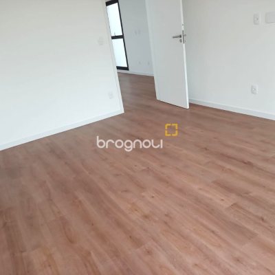 Casa de Condomínio com 216m², 3 quartos (sendo 1 suíte), 2 garagens, no bairro Beira Rio em Biguaçu