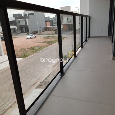 Casa de Condomínio com 216m², 3 quartos (sendo 1 suíte), 2 garagens, no bairro Beira Rio em Biguaçu