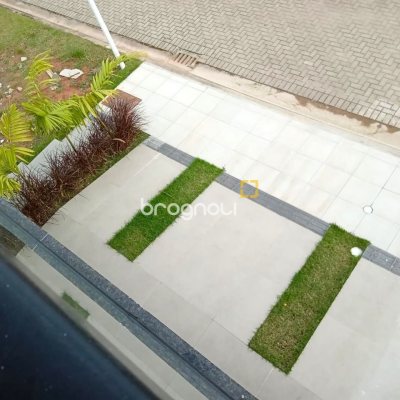 Casa de Condomínio com 216m², 3 quartos (sendo 1 suíte), 2 garagens, no bairro Beira Rio em Biguaçu