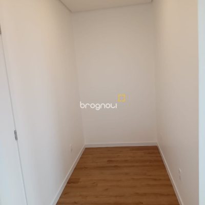Casa de Condomínio com 216m², 3 quartos (sendo 1 suíte), 2 garagens, no bairro Beira Rio em Biguaçu
