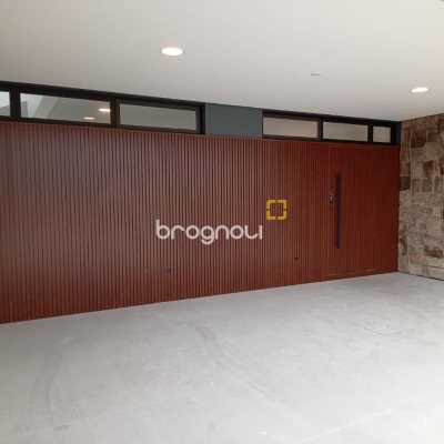 Casa de Condomínio com 216m², 3 quartos (sendo 1 suíte), 2 garagens, no bairro Beira Rio em Biguaçu