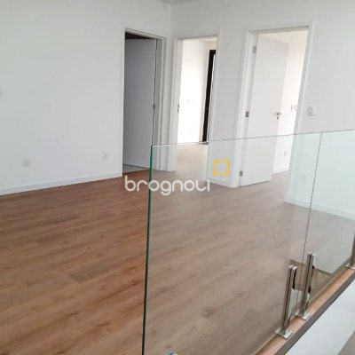Casa de Condomínio com 216m², 3 quartos (sendo 1 suíte), 2 garagens, no bairro Beira Rio em Biguaçu