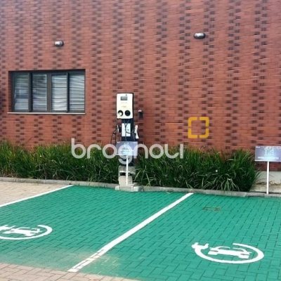 Casa de Condomínio com 216m², 3 quartos (sendo 1 suíte), 2 garagens, no bairro Beira Rio em Biguaçu