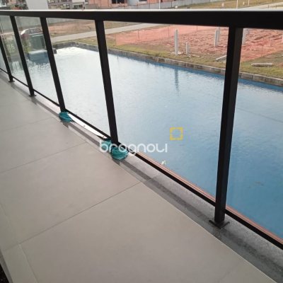Casa de Condomínio com 216m², 3 quartos (sendo 1 suíte), 2 garagens, no bairro Beira Rio em Biguaçu