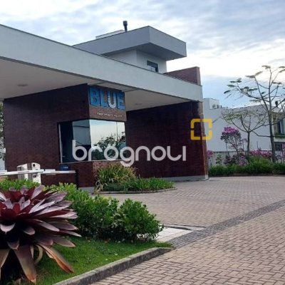 Casa de Condomínio com 216m², 3 quartos (sendo 1 suíte), 2 garagens, no bairro Beira Rio em Biguaçu