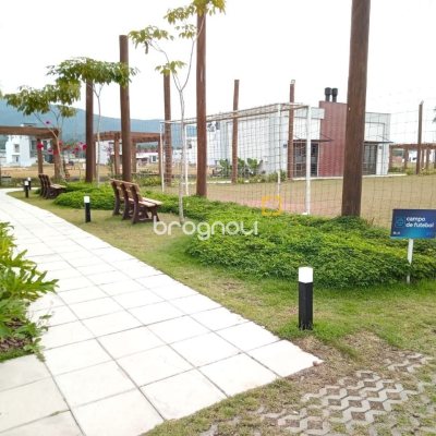 Casa de Condomínio com 216m², 3 quartos (sendo 1 suíte), 2 garagens, no bairro Beira Rio em Biguaçu