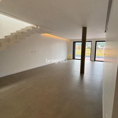 Casa de Condomínio com 216m², 3 quartos (sendo 1 suíte), 2 garagens, no bairro Beira Rio em Biguaçu