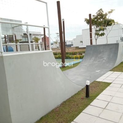 Casa de Condomínio com 216m², 3 quartos (sendo 1 suíte), 2 garagens, no bairro Beira Rio em Biguaçu