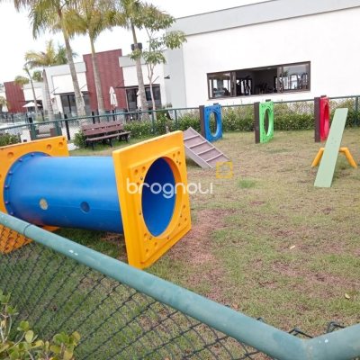 Casa de Condomínio com 216m², 3 quartos (sendo 1 suíte), 2 garagens, no bairro Beira Rio em Biguaçu