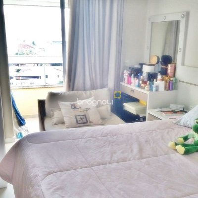 Apartamento com 92m², 3 quartos (sendo 1 suíte), 1 garagem, no bairro Barreiros em São José