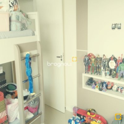 Apartamento com 92m², 3 quartos (sendo 1 suíte), 1 garagem, no bairro Barreiros em São José