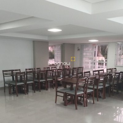 Apartamento com 92m², 3 quartos (sendo 1 suíte), 1 garagem, no bairro Barreiros em São José