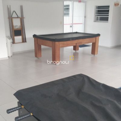 Apartamento com 92m², 3 quartos (sendo 1 suíte), 1 garagem, no bairro Barreiros em São José