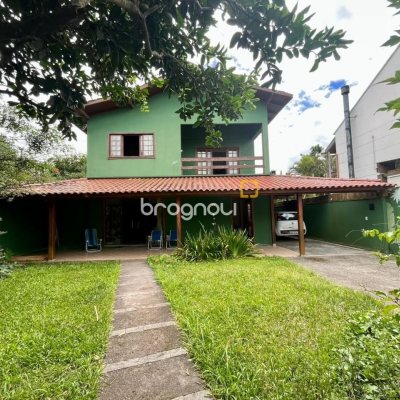 Casa com 220m², 6 quartos (sendo 1 suíte), 3 garagens, no bairro Rio Tavares em Florianópolis