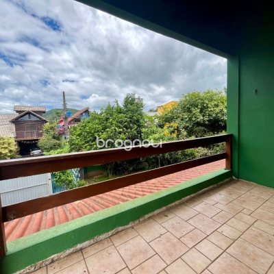 Casa com 220m², 6 quartos (sendo 1 suíte), 3 garagens, no bairro Rio Tavares em Florianópolis