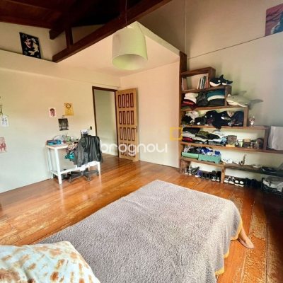 Casa com 220m², 6 quartos (sendo 1 suíte), 3 garagens, no bairro Rio Tavares em Florianópolis