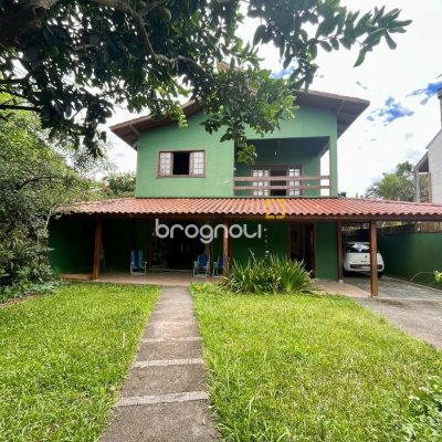Casa com 220m², 6 quartos (sendo 1 suíte), 3 garagens, no bairro Rio Tavares em Florianópolis
