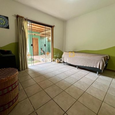 Casa com 220m², 6 quartos (sendo 1 suíte), 3 garagens, no bairro Rio Tavares em Florianópolis
