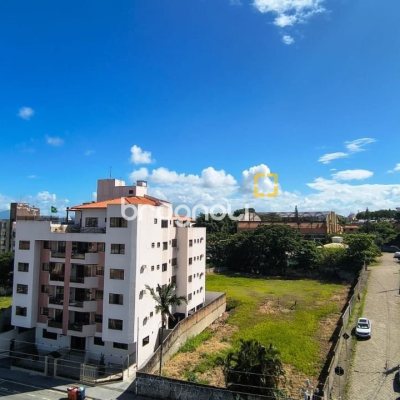 Cobertura com 117m², 2 quartos (sendo 1 suíte), 2 garagens, no bairro Capoeiras em Florianópolis