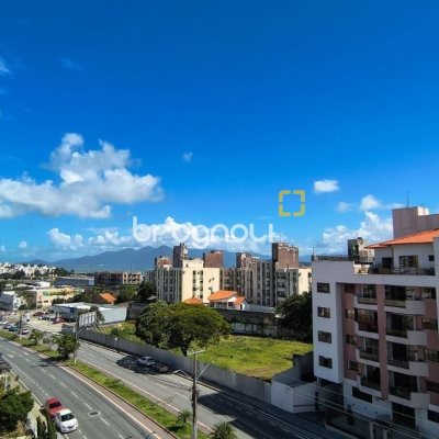 Cobertura com 117m², 2 quartos (sendo 1 suíte), 2 garagens, no bairro Capoeiras em Florianópolis