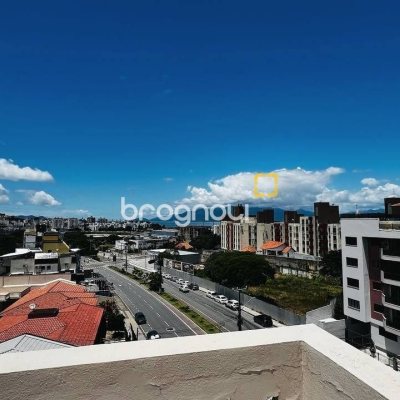 Cobertura com 117m², 2 quartos (sendo 1 suíte), 2 garagens, no bairro Capoeiras em Florianópolis