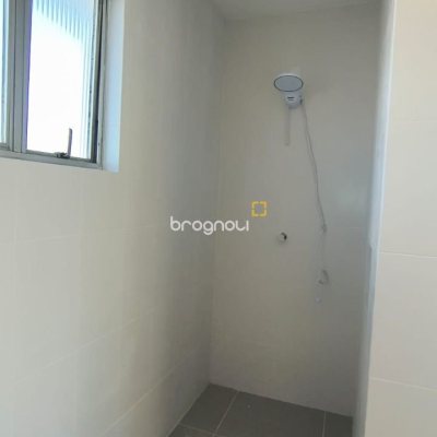 Cobertura com 117m², 2 quartos (sendo 1 suíte), 2 garagens, no bairro Capoeiras em Florianópolis