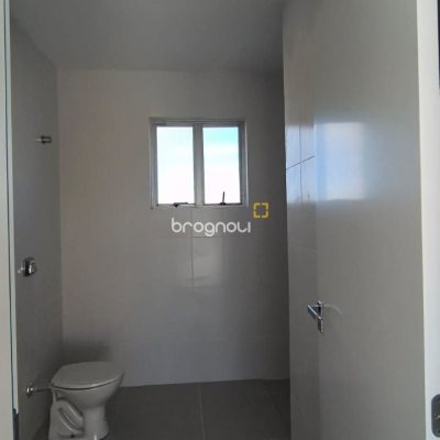 Cobertura com 117m², 2 quartos (sendo 1 suíte), 2 garagens, no bairro Capoeiras em Florianópolis