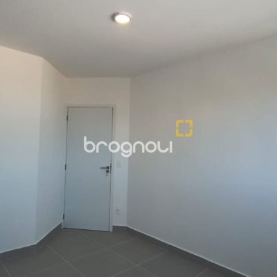 Cobertura com 117m², 2 quartos (sendo 1 suíte), 2 garagens, no bairro Capoeiras em Florianópolis