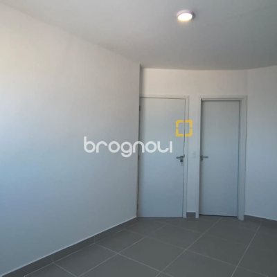 Cobertura com 117m², 2 quartos (sendo 1 suíte), 2 garagens, no bairro Capoeiras em Florianópolis