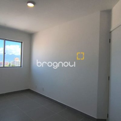 Cobertura com 117m², 2 quartos (sendo 1 suíte), 2 garagens, no bairro Capoeiras em Florianópolis