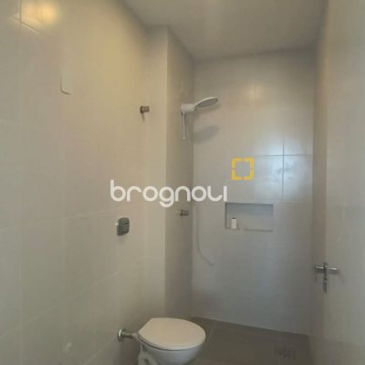 Cobertura com 117m², 2 quartos (sendo 1 suíte), 2 garagens, no bairro Capoeiras em Florianópolis