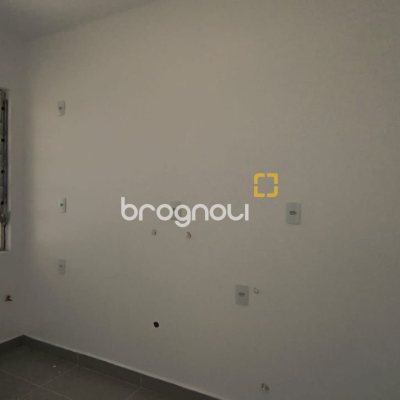 Cobertura com 117m², 2 quartos (sendo 1 suíte), 2 garagens, no bairro Capoeiras em Florianópolis