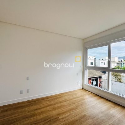 Casa com 123m², 3 quartos (sendo 1 suíte), 1 garagem, no bairro Campeche em Florianópolis