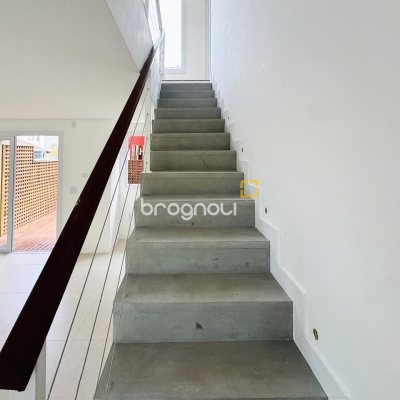 Casa com 123m², 3 quartos (sendo 1 suíte), 1 garagem, no bairro Campeche em Florianópolis