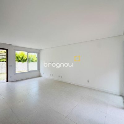Casa com 123m², 3 quartos (sendo 1 suíte), 1 garagem, no bairro Campeche em Florianópolis