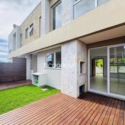 Casa com 123m², 3 quartos (sendo 1 suíte), 1 garagem, no bairro Campeche em Florianópolis