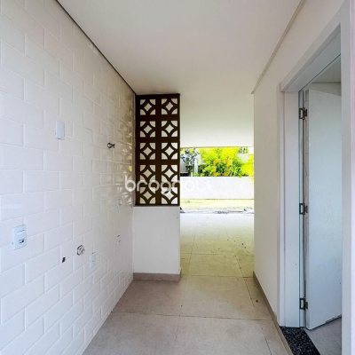 Casa com 123m², 3 quartos (sendo 1 suíte), 1 garagem, no bairro Campeche em Florianópolis