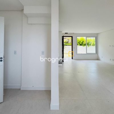 Casa com 123m², 3 quartos (sendo 1 suíte), 1 garagem, no bairro Campeche em Florianópolis