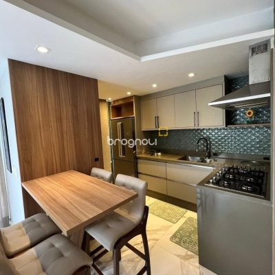 Cobertura com 318m², 4 quartos (sendo 4 suítes), 3 garagens, no bairro Cachoeira do Bom Jesus em Florianópolis