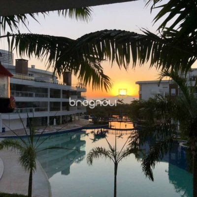 Cobertura com 318m², 4 quartos (sendo 4 suítes), 3 garagens, no bairro Cachoeira do Bom Jesus em Florianópolis