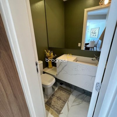 Cobertura com 318m², 4 quartos (sendo 4 suítes), 3 garagens, no bairro Cachoeira do Bom Jesus em Florianópolis