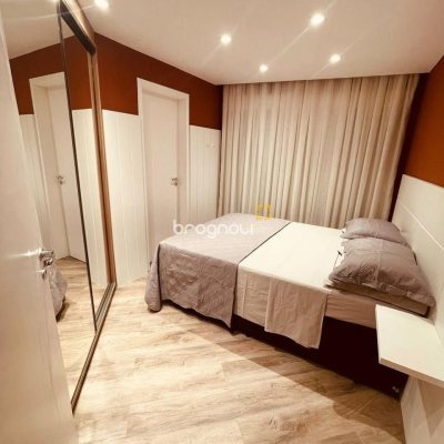 Cobertura com 318m², 4 quartos (sendo 4 suítes), 3 garagens, no bairro Cachoeira do Bom Jesus em Florianópolis