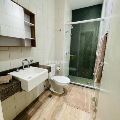 Cobertura com 318m², 4 quartos (sendo 4 suítes), 3 garagens, no bairro Cachoeira do Bom Jesus em Florianópolis