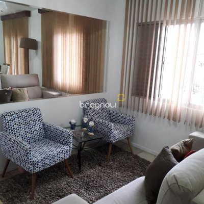 Casa com 153m², 2 quartos (sendo 1 suíte), 2 garagens, no bairro Barreiros em São José